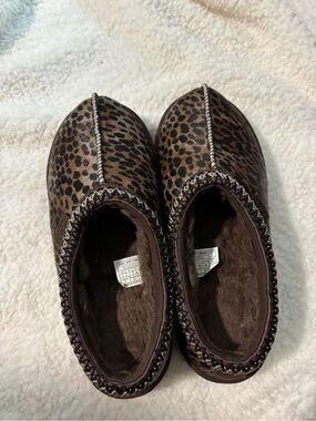 Leopard Print Fleece-Lined Slippers - Brown and Black-UGG